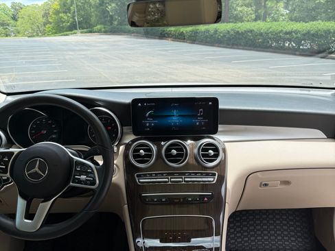 Used 2022 Mercedes-Benz GLC 300 image 10