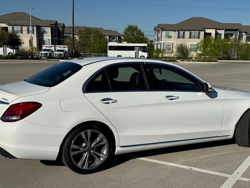 Used 2018 Mercedes-Benz C 300 Sedan image 5