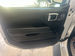 Used 2021 Jeep Wrangler Unlimited Sahara AWD/4WD image 26