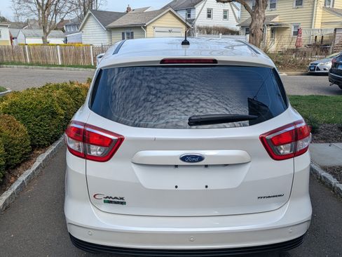 Used 2017 Ford C-MAX Energi Titanium image 6