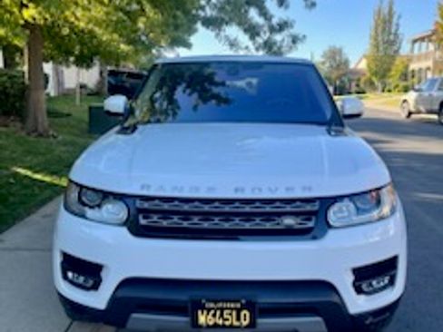 Used 2017 Land Rover Range Rover Sport SE image 4