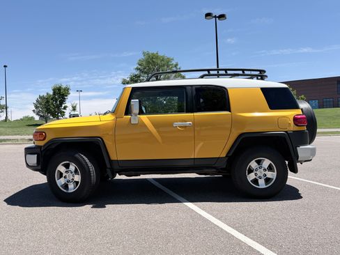 Used 2008 Toyota FJ Cruiser 4WD image 5