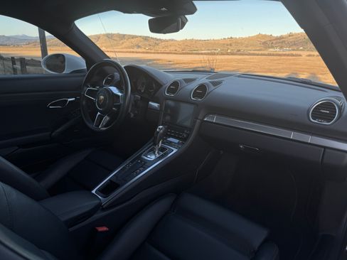 Used 2018 Porsche 718 Cayman S image 18