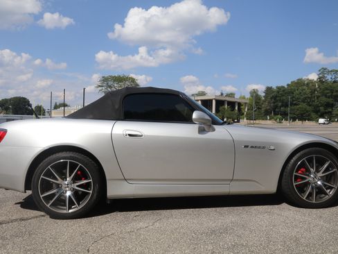 Used 2002 Honda S2000 image 10