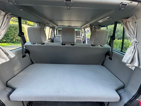 Used 2002 Volkswagen Eurovan MV FWD image 5