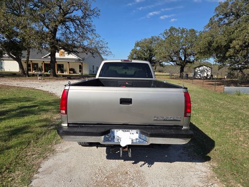 Used 1998 Chevrolet Silverado 3500 4x4 Crew Cab w/ Preferred Equipment Group 3 image 6