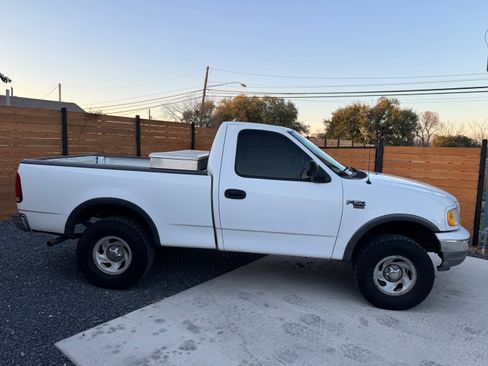 Used 2003 Ford F150 XL image 1