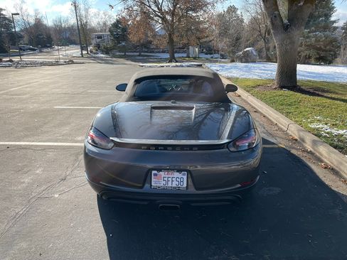 Used 2017 Porsche 718 Boxster image 8
