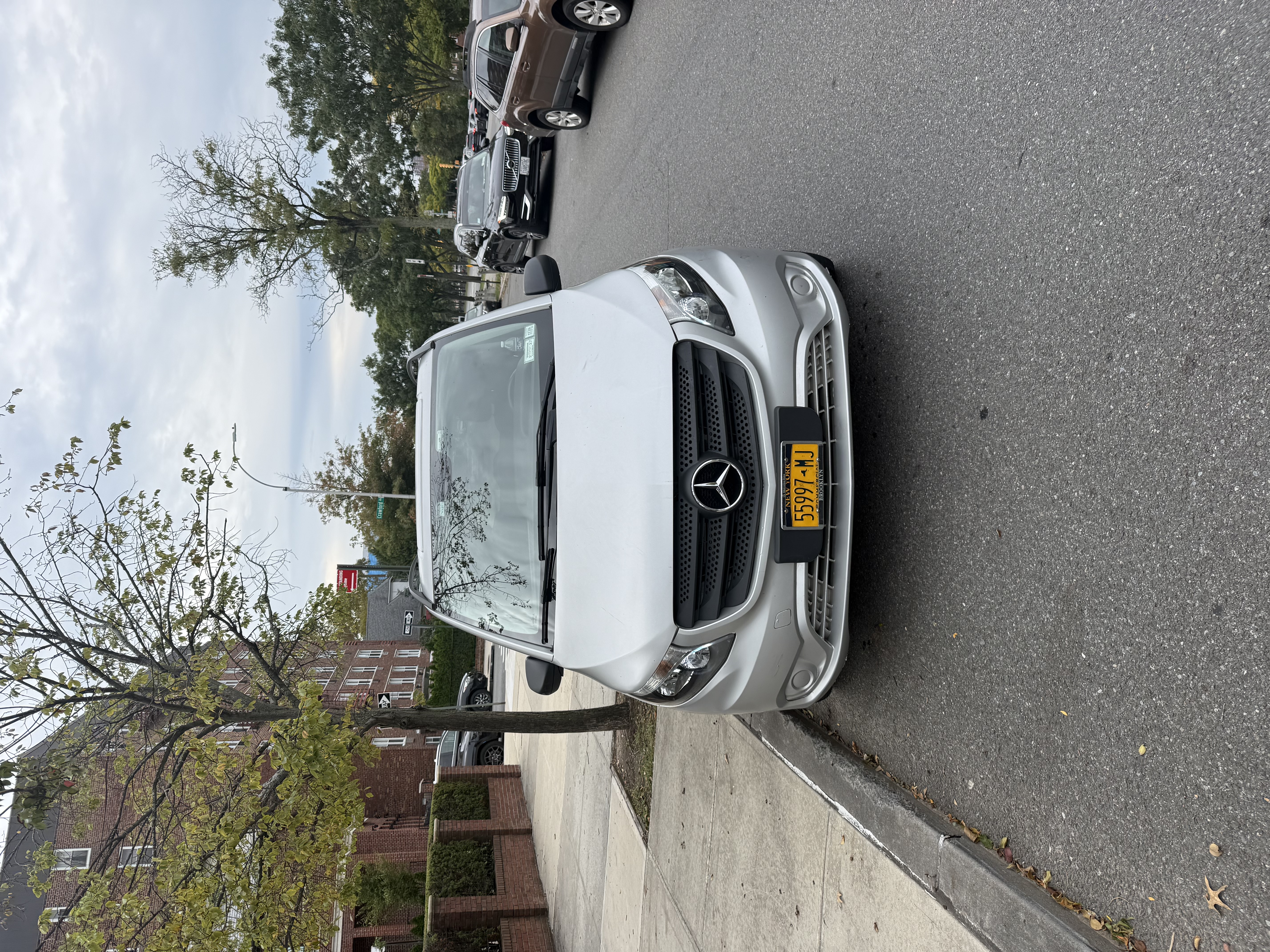 Used 2017 Mercedes-Benz Metris image 2