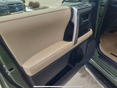Used 2022 Toyota 4Runner Limited AWD/4WD image 18