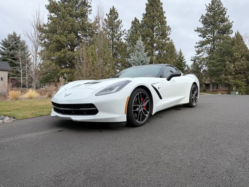 Used 2015 Chevrolet Corvette Stingray Coupe w/ 3LT Preferred Equipment Group image 4