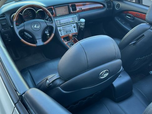 Used 2003 Lexus SC 430 Convertible image 8