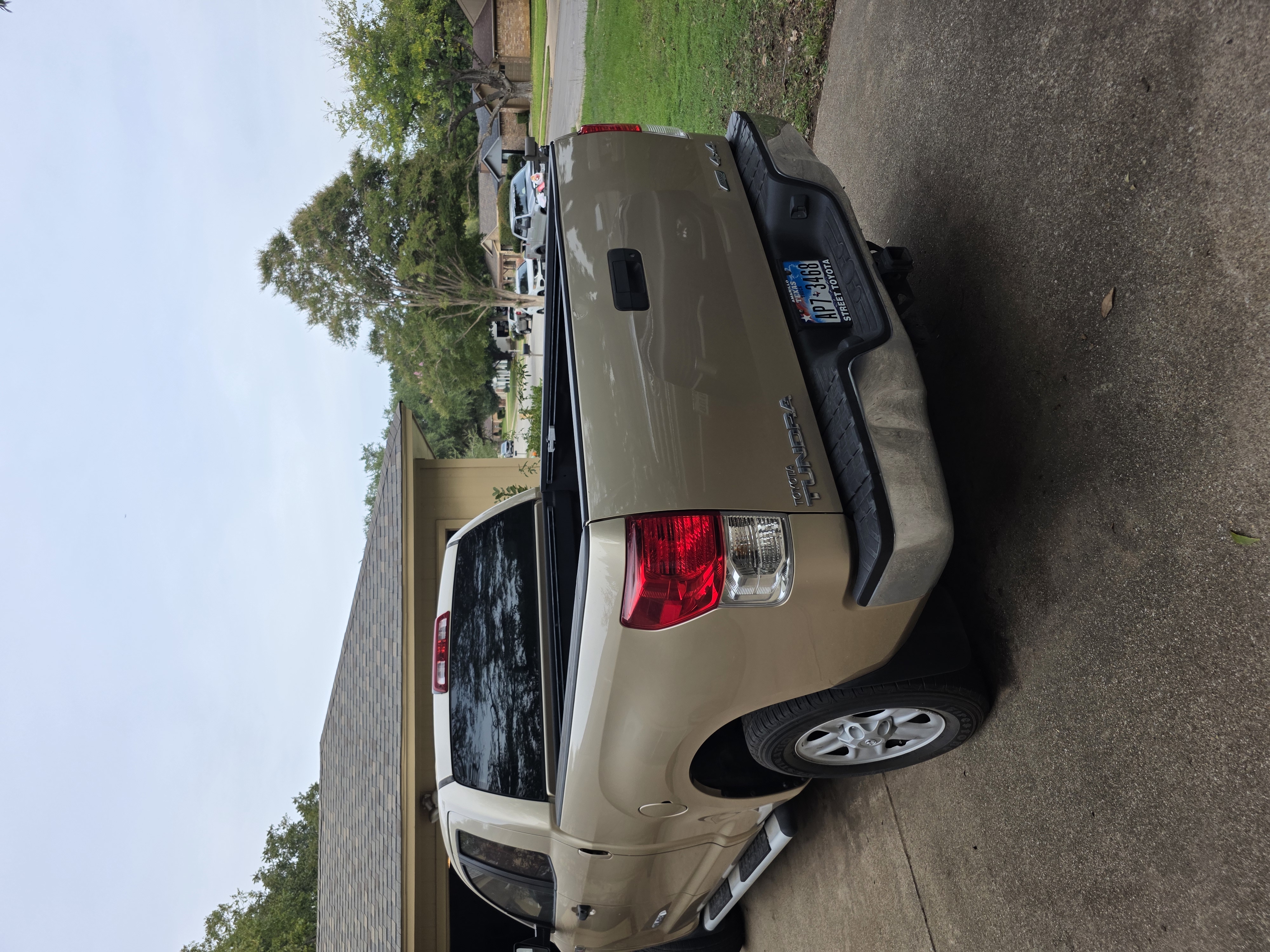 Used 2010 Toyota Tundra 4x4 Double Cab image 1