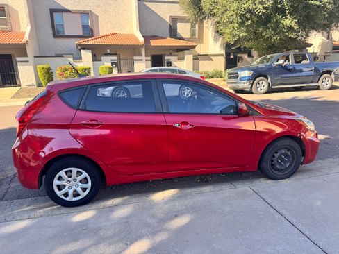 Used 2014 Hyundai Accent GS image 2