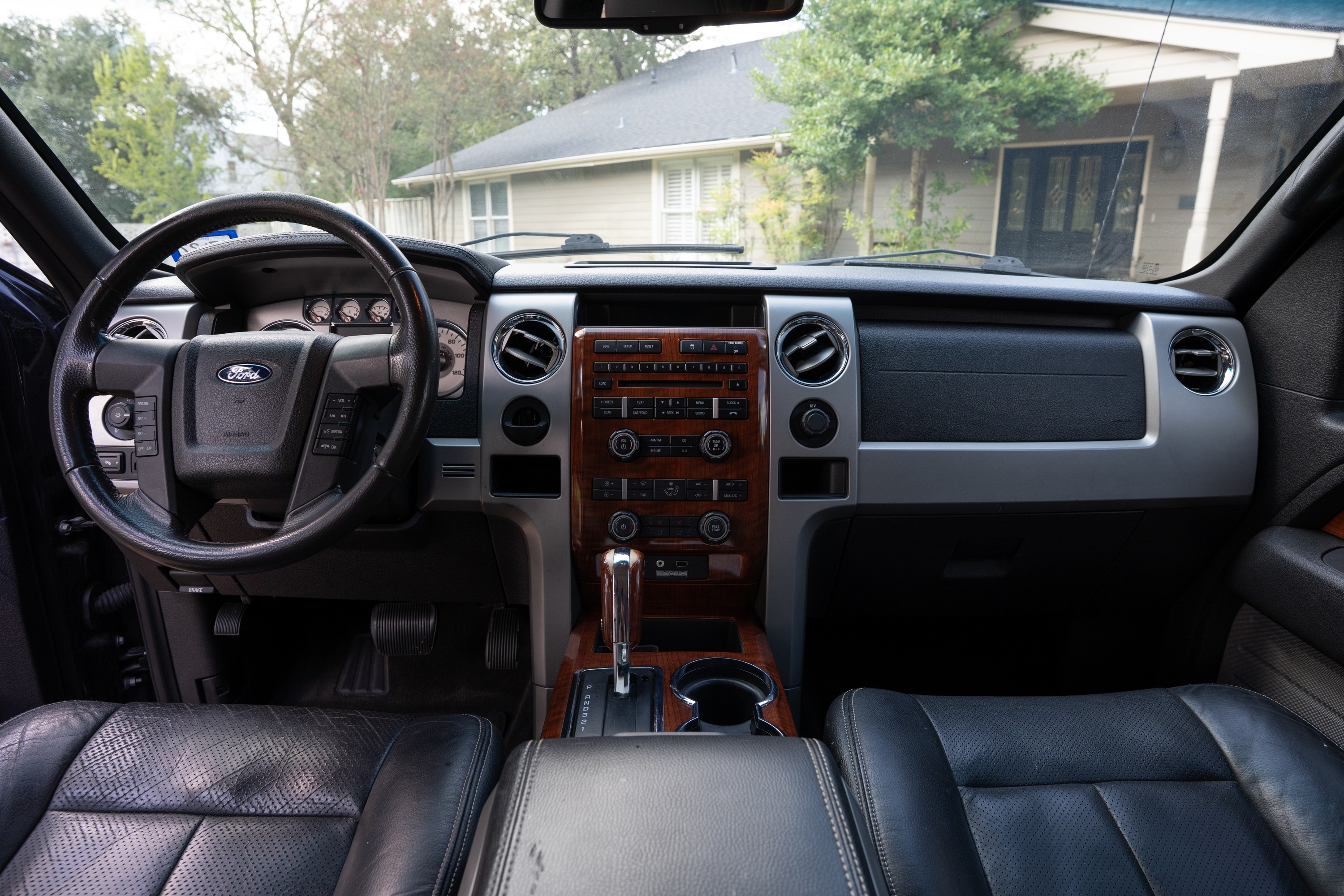 Used 2010 Ford F150 Lariat RWD image 9