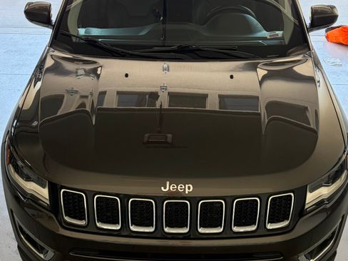 Used 2018 Jeep Compass Limited w/ Navigation Group AWD/4WD image 4