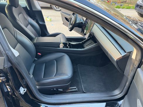 Used 2019 Tesla Model 3 Long Range image 17