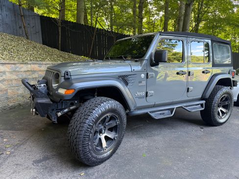 Used 2019 Jeep Wrangler Unlimited Sport S AWD/4WD image 24