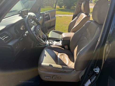 Used 2015 Toyota 4Runner SR5 image 11