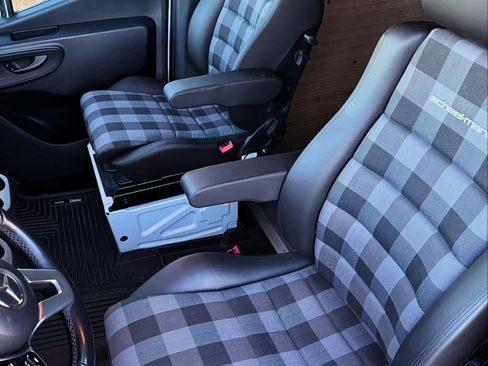 Used 2021 Mercedes-Benz Sprinter 2500 image 11