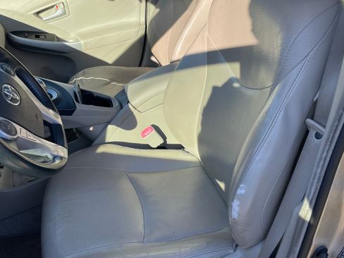 Used 2010 Toyota Prius Five image 14