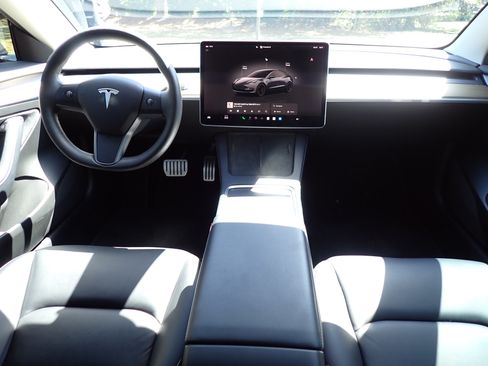 Used 2022 Tesla Model 3 Performance image 12