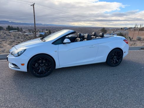 Used 2019 Buick Cascada Premium image 9