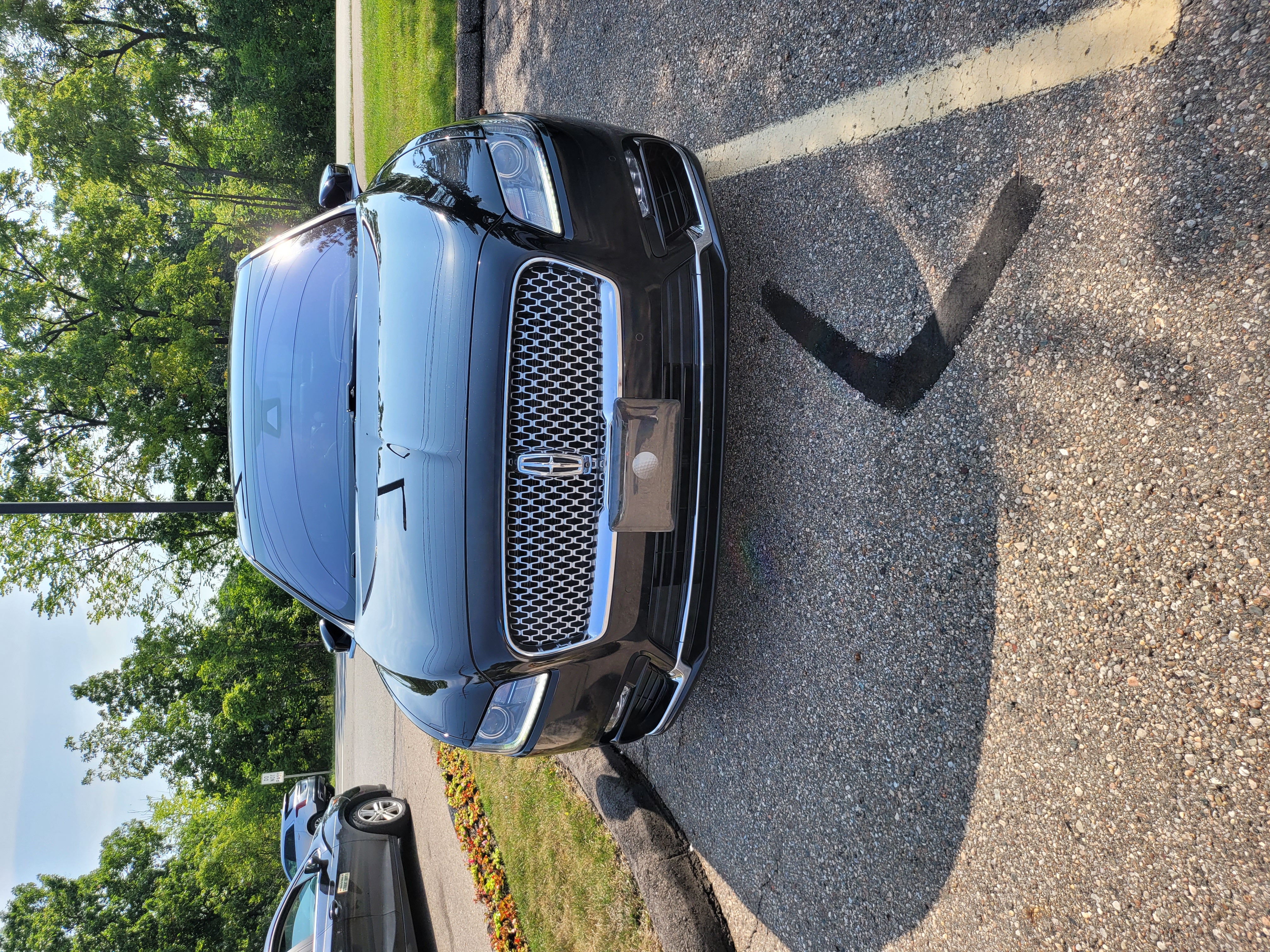 Used 2019 Lincoln Continental Reserve AWD/4WD image 2