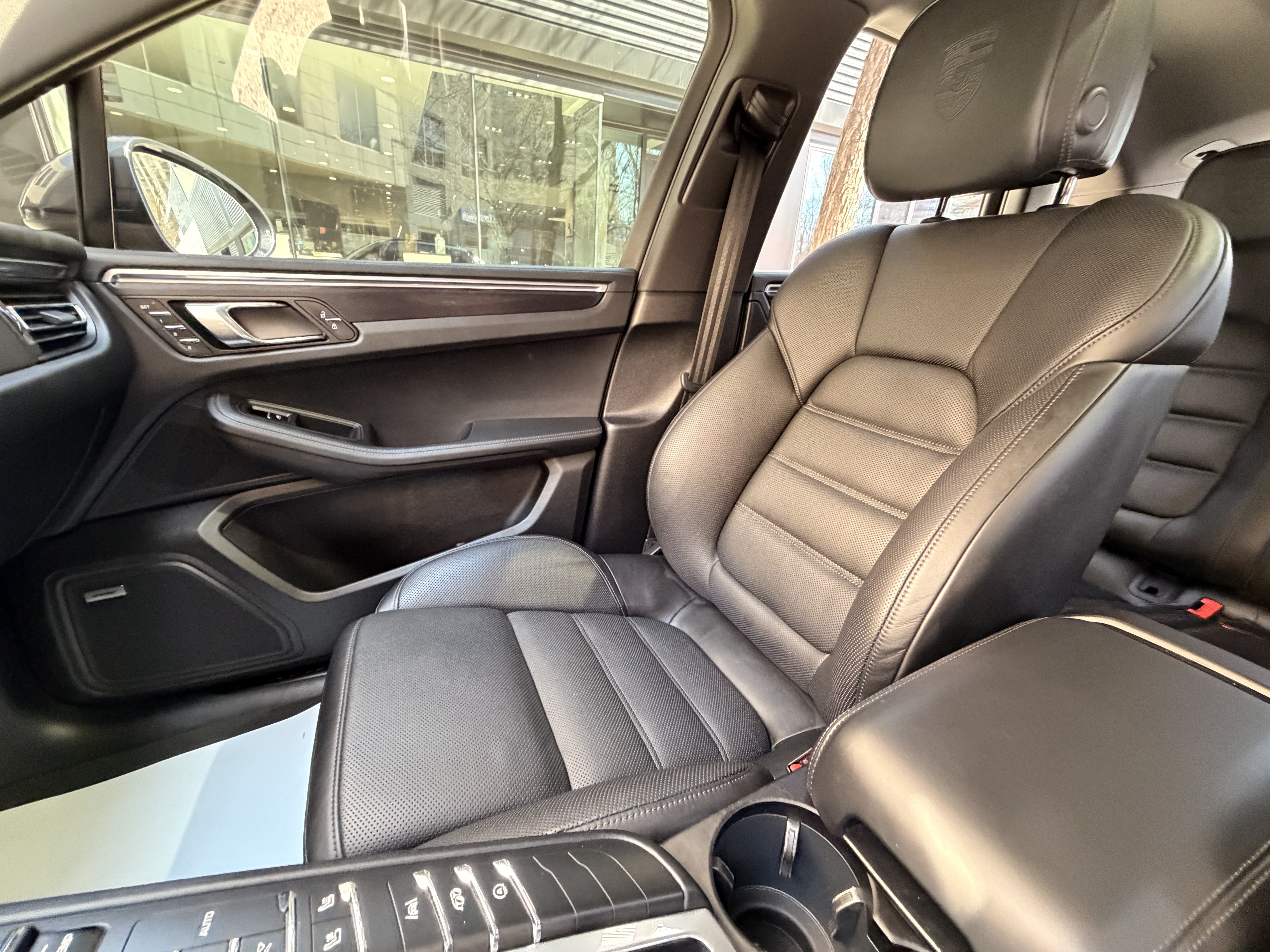 Used 2020 Porsche Macan GTS AWD/4WD image 26