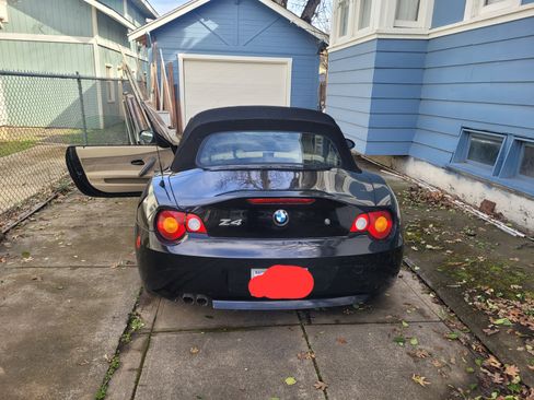 Used 2004 BMW Z4 3.0i image 2