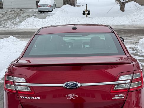 Used 2015 Ford Taurus SEL w/ Equipment Group 201A image 5