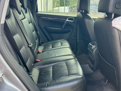 Used 2004 Porsche Cayenne S image 5