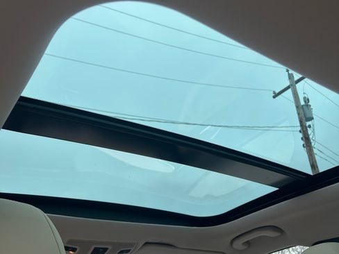 Used 2018 INFINITI QX30 Premium image 10