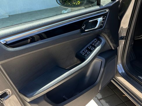 Used 2015 Porsche Macan S image 11