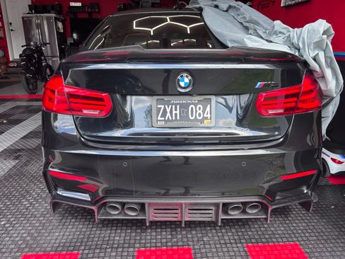 Used 2018 BMW M3 RWD image 11