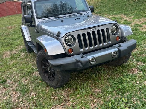 Used 2013 Jeep Wrangler Unlimited Sport image 6