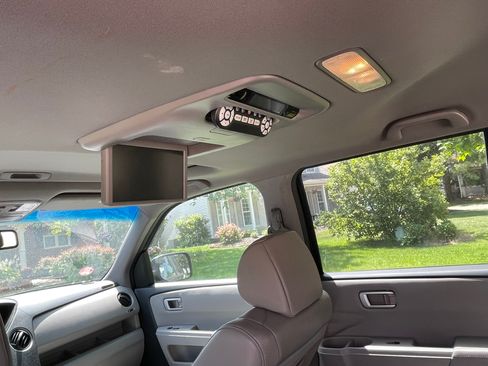 Used 2011 Honda Pilot EX-L image 11