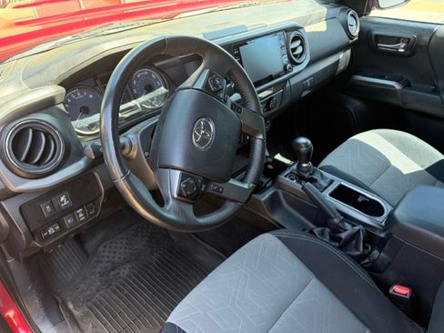 Used 2021 Toyota Tacoma TRD Sport w/ Technology Package RWD image 8