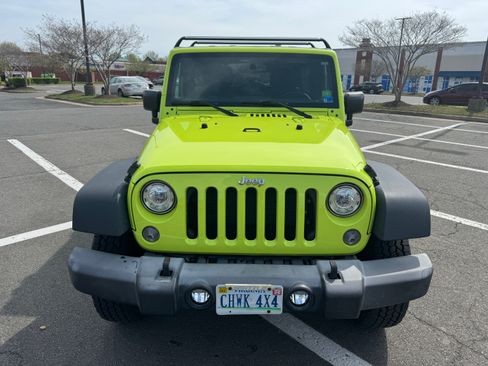 Used 2017 Jeep Wrangler Unlimited Rubicon w/ Connectivity Group image 1