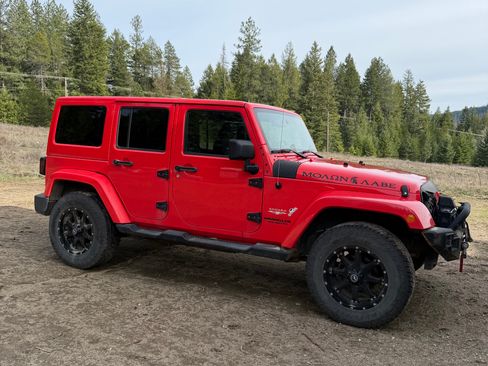 Used 2013 Jeep Wrangler Unlimited Sahara w/ Connectivity Group image 1