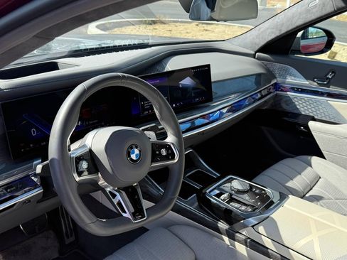 Used 2023 BMW 760i xDrive image 4