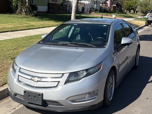 Used 2014 Chevrolet Volt Premium w/ Premium Trim Package FWD image 1