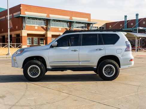 Used 2014 Lexus GX 460 460 Sport Utility 4D w/ Premium Package image 8