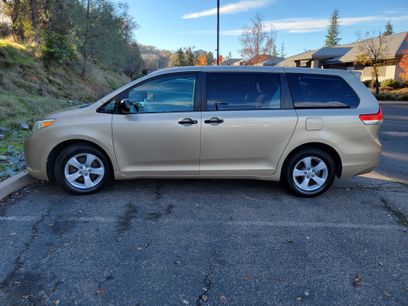 Used 2011 Toyota Sienna CE