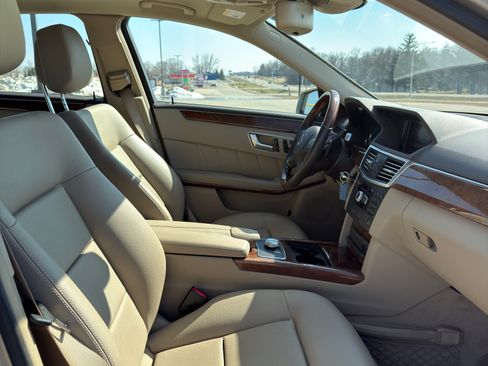 Used 2012 Mercedes-Benz E 350 4MATIC Sedan image 24