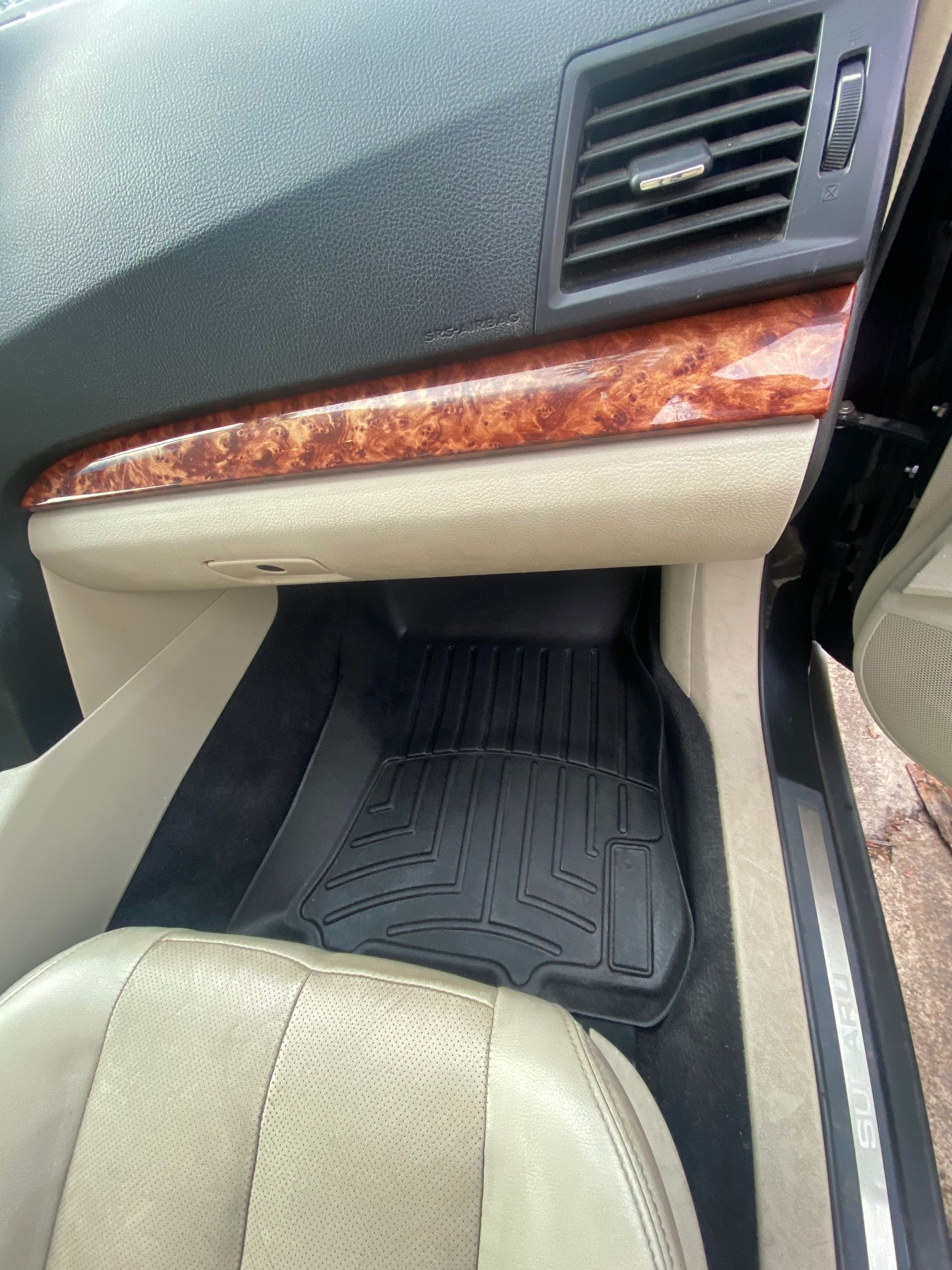 Used 2011 Subaru Outback 2.5i Limited w/ PWR Moonroof Pkg AWD/4WD image 14