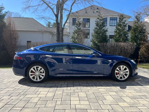 Used 2016 Tesla Model S P90D image 4