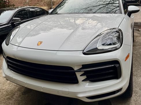 Used 2021 Porsche Cayenne Coupe image 4