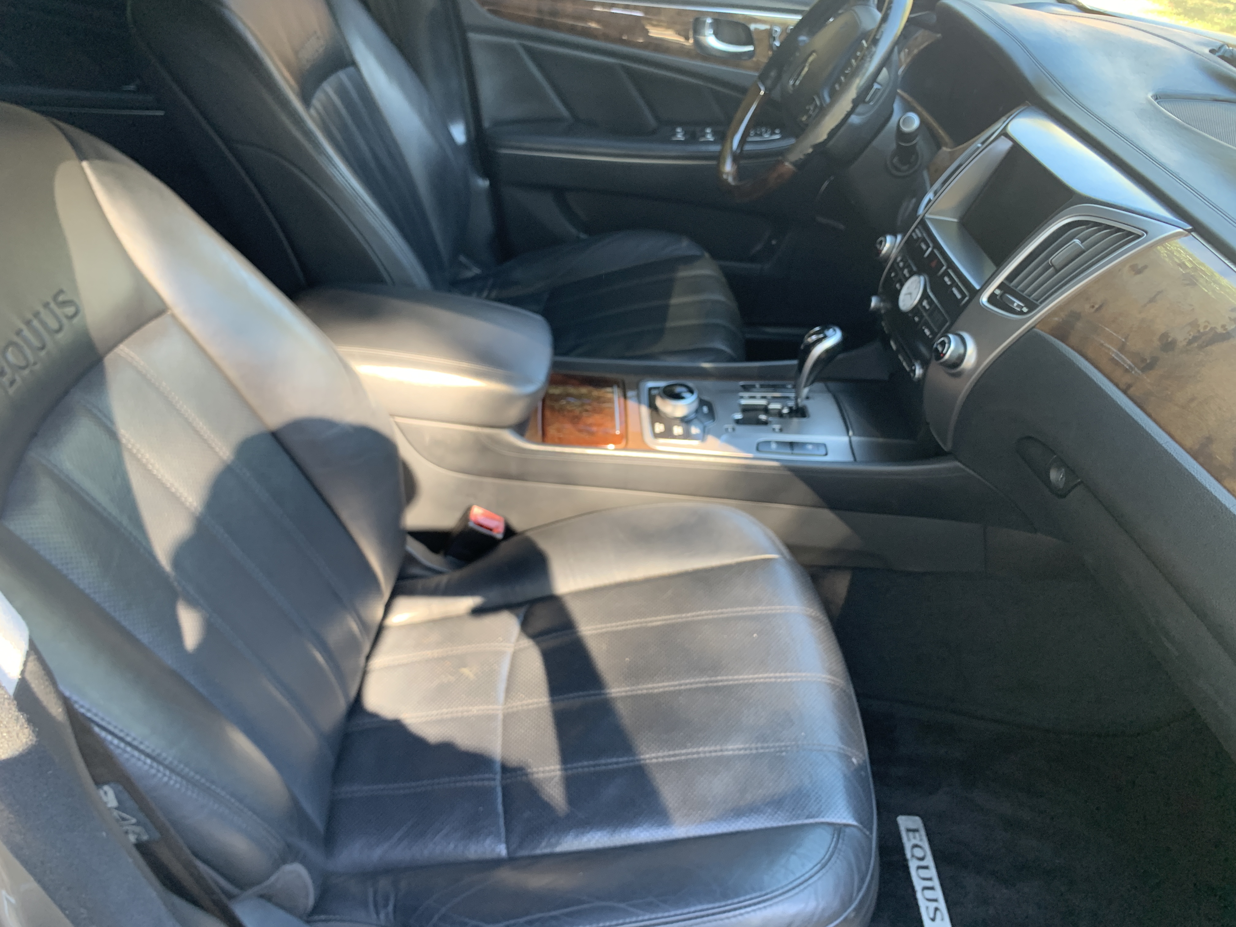 Used 2011 Hyundai Equus Signature RWD image 22