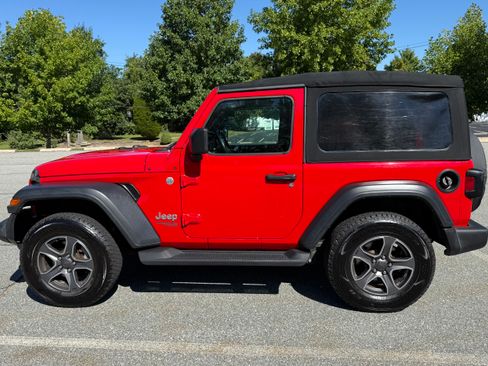 Used 2018 Jeep Wrangler Sport AWD/4WD image 12